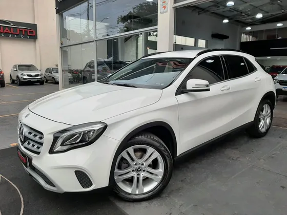 MERCEDES-BENZ GLA 200 1.6 CGI FLEX STYLE 7G-DCT