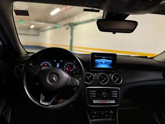 MERCEDES-BENZ-GLA 200-2019