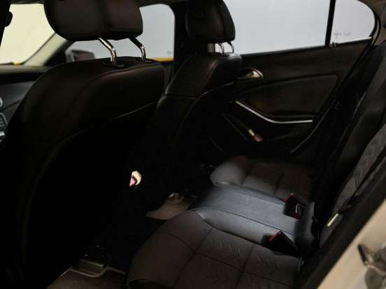 MERCEDES-BENZ-GLA 200-1.6 CGI FLEX STYLE 7G-DCT MERCEDES-BENZ-GLA 200-2019