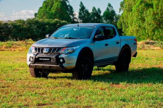 MITSUBISHI L200 TRITON 2.4 16V TURBO DIESEL OUTDOOR GLS CD 4X4 AUTOMÁTICO