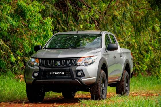 MITSUBISHI L200 TRITON 2.4 16V TURBO DIESEL OUTDOOR GLX CD 4X4 MANUAL