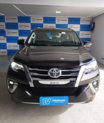 TOYOTA HILUX SW4 2.8 SRX 4X4 7 LUGARES 16V TURBO INTERCOOLER DIESEL 4P AUTOMÁTICO