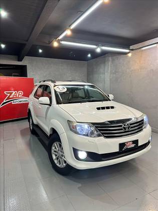 TOYOTA HILUX SW4 3.0 SRV 4X4 7 LUGARES 16V TURBO INTERCOOLER DIESEL 4P AUTOMÁTICO