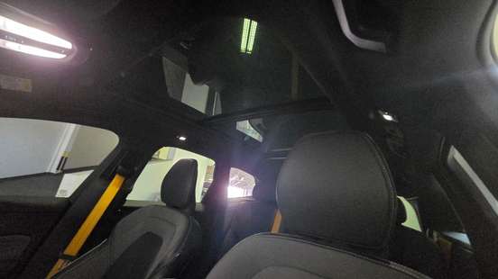 VOLVO-XC60-2023