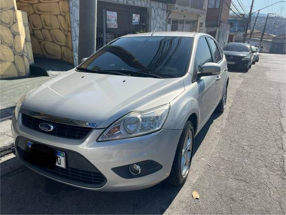 FORD FOCUS 2.0 GLX 16V FLEX 4P AUTOMÁTICO