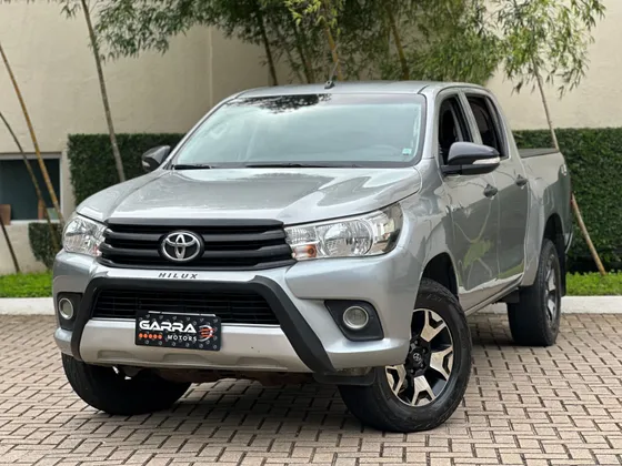 TOYOTA HILUX 2.8 STD 4X4 CD 16V DIESEL 4P MANUAL