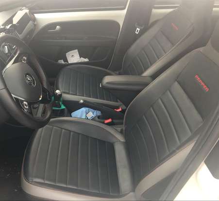 VOLKSWAGEN-UP-2018
