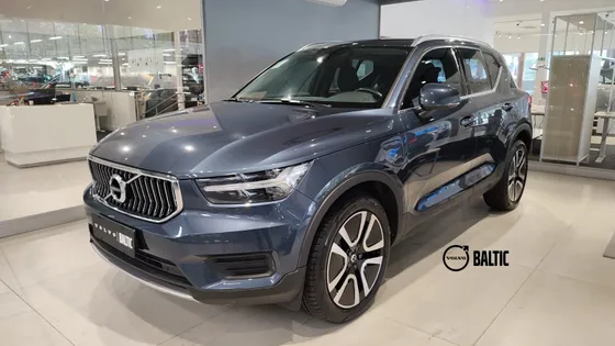 VOLVO XC40 1.5 T5 RECHARGE MOMENTUM GEARTRONIC