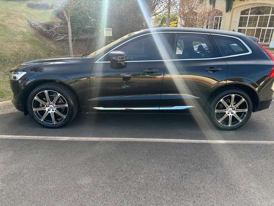 VOLVO-XC60-2018