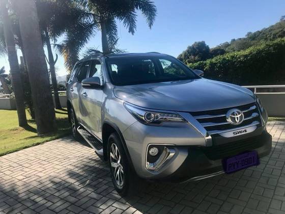 TOYOTA HILUX 2.8 SRX 4X4 CD 16V DIESEL 4P AUTOMÁTICO