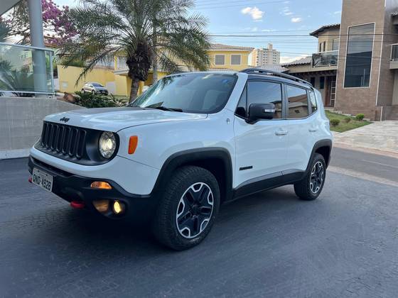 JEEP RENEGADE 2.0 16V TURBO DIESEL TRAILHAWK 4P 4X4 AUTOMÁTICO