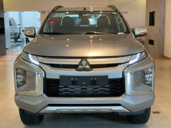 MITSUBISHI L200 TRITON 2.4 16V TURBO DIESEL SPORT HPE CD 4P 4X4 AUTOMÁTICO