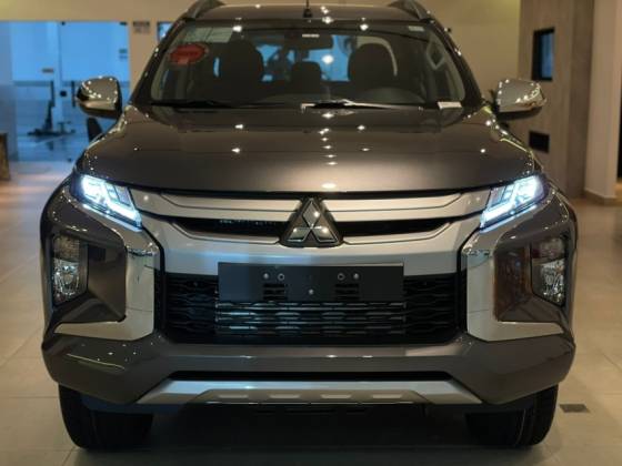 MITSUBISHI L200 TRITON 2.4 16V TURBO DIESEL SPORT HPE CD 4P 4X4 AUTOMÁTICO