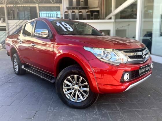 MITSUBISHI L200 TRITON 2.4 16V TURBO DIESEL SPORT HPE-S CD 4P 4X4 AUTOMÁTICO