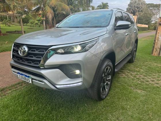 TOYOTA HILUX SW4 2.7 VVT-i FLEX SRV 7L 4X2 AUTOMÁTICO