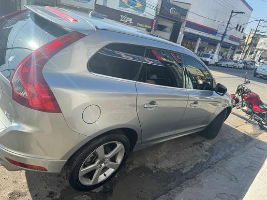 VOLVO-XC60-2014
