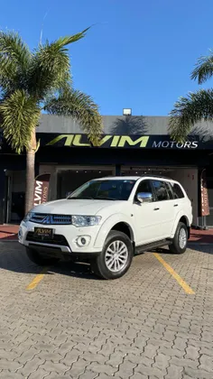 MITSUBISHI PAJERO 3.2 HPE 4X4 7 LUGARES 16V TURBO INTERCOOLER DIESEL 4P AUTOMÁTICO