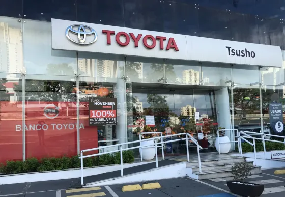TOYOTA HILUX 2.8 D-4D TURBO DIESEL CD SRV 4X4 AUTOMÁTICO