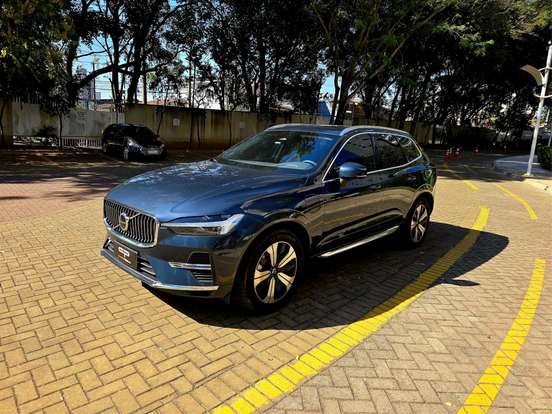 VOLVO-XC60-2023