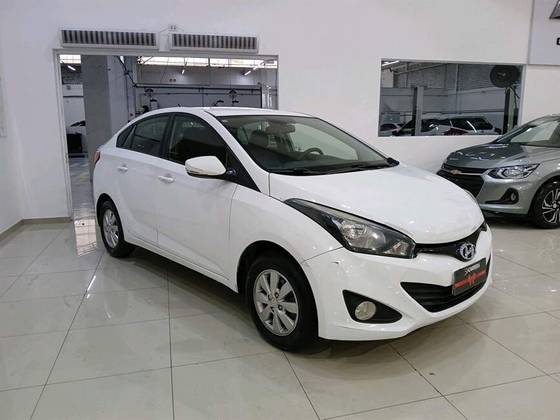 HYUNDAI HB20S 1.6 COMFORT PLUS 16V FLEX 4P MANUAL