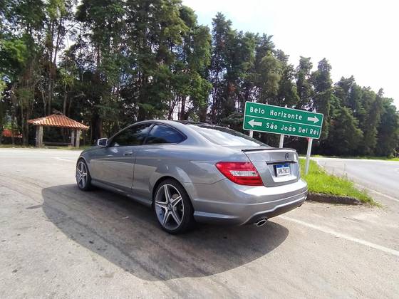 MERCEDES-BENZ C 180 1.6 CGI COUPE 16V TURBO GASOLINA 2P AUTOMÁTICO