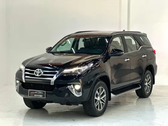 TOYOTA HILUX SW4 2.8 SRX 4X4 16V TURBO INTERCOOLER DIESEL 4P AUTOMÁTICO