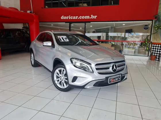 MERCEDES-BENZ GLA 200 1.6 CGI ADVANCE 16V TURBO FLEX 4P AUTOMÁTICO