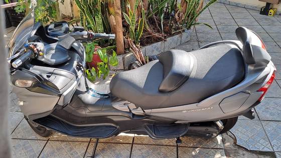 SUZUKI BURGMAN 650 EXECUTIVE 