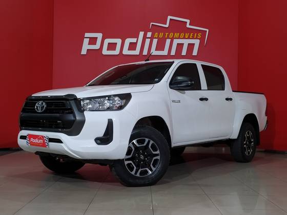 TOYOTA HILUX 2.8 D-4D TURBO DIESEL CD POWER PACK 4X4 MANUAL