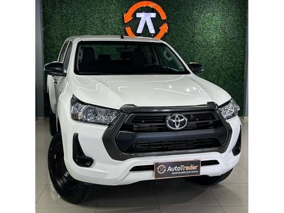 TOYOTA HILUX 2.8 D-4D TURBO DIESEL CD POWER PACK 4X4 MANUAL