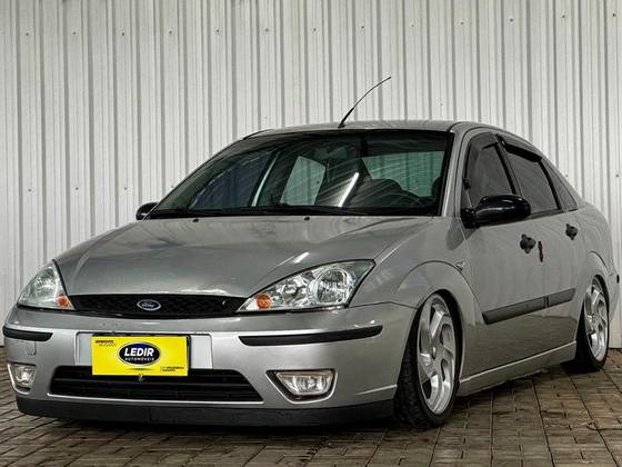 FORD FOCUS 1.6 GL 8V GASOLINA 4P MANUAL