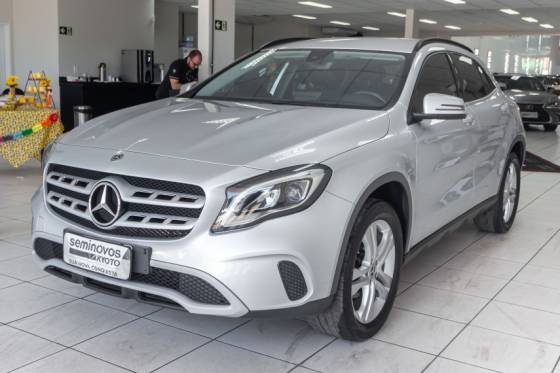 MERCEDES-BENZ GLA 200 1.6 CGI FLEX STYLE 7G-DCT