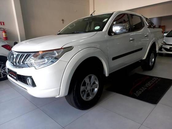 MITSUBISHI L200 TRITON 2.4 16V TURBO DIESEL SPORT HPE CD 4P 4X4 AUTOMÁTICO