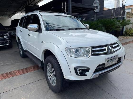 MITSUBISHI PAJERO 3.2 HPE 4X4 7 LUGARES 16V TURBO INTERCOOLER DIESEL 4P AUTOMÁTICO