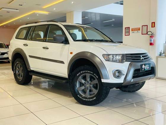 MITSUBISHI PAJERO 3.2 OUTDOOR 4X4 7 LUGARES 16V TURBO INTERCOOLER DIESEL 4P AUTOMÁTICO