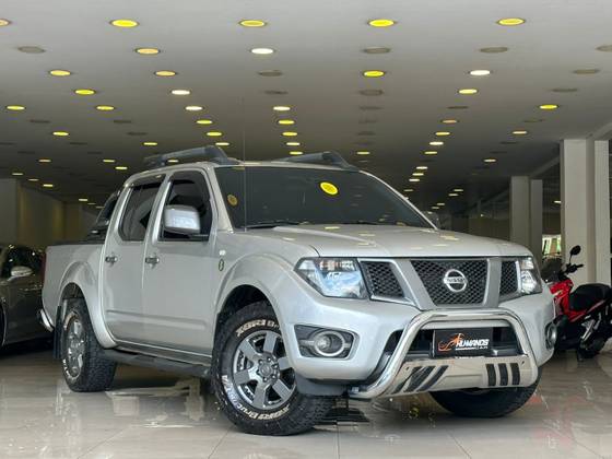 NISSAN FRONTIER 2.5 SV ATTACK 10 ANOS 4X2 CD TURBO ELETRONIC DIESEL 4P MANUAL