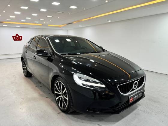 VOLVO V40 2.0 T4 MOMENTUM GASOLINA 4P AUTOMÁTICO