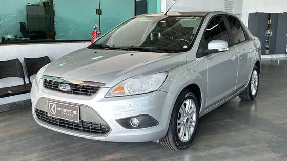 FORD FOCUS 2.0 GLX 16V FLEX 4P MANUAL