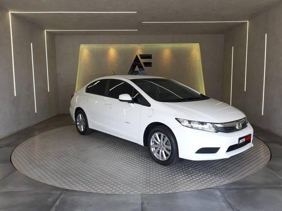 HONDA CIVIC 1.8 LXS 16V FLEX 4P MANUAL