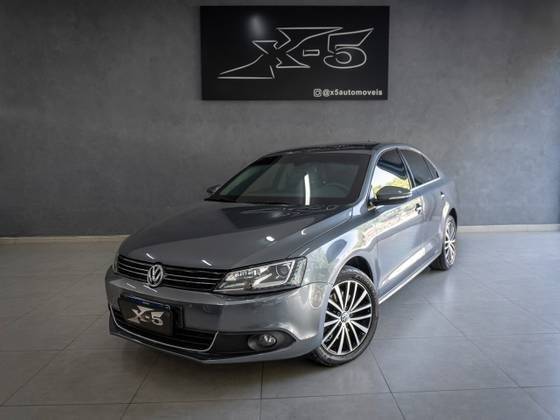 VOLKSWAGEN JETTA 2.0 TSI HIGHLINE 211CV GASOLINA 4P TIPTRONIC