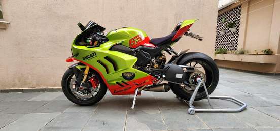 DUCATI-PANIGALE V4 S-2024