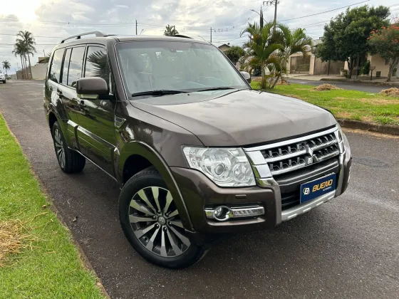 MITSUBISHI PAJERO 3.2 HPE 4X4 7 LUGARES 16V TURBO INTERCOOLER DIESEL 4P AUTOMÁTICO