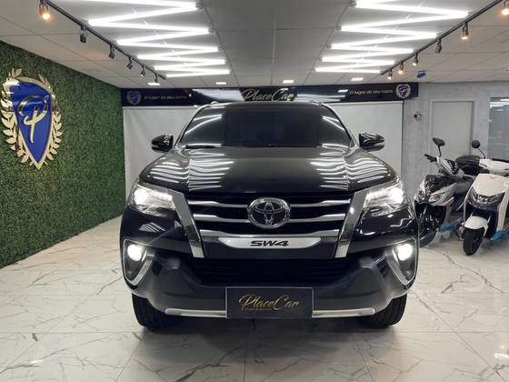 TOYOTA HILUX SW4 4.0 SRX 4X4 7 LUGARES V6 24V GASOLINA 4P AUTOMÁTICO