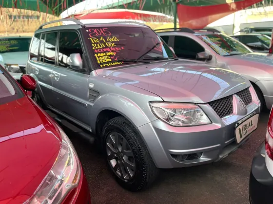 MITSUBISHI PAJERO TR4 2.0 4X2 16V 140CV FLEX 4P MANUAL