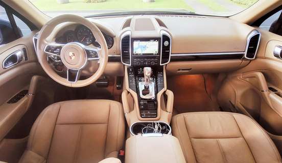 PORSCHE-CAYENNE-2015