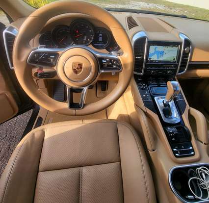 PORSCHE-CAYENNE-2015