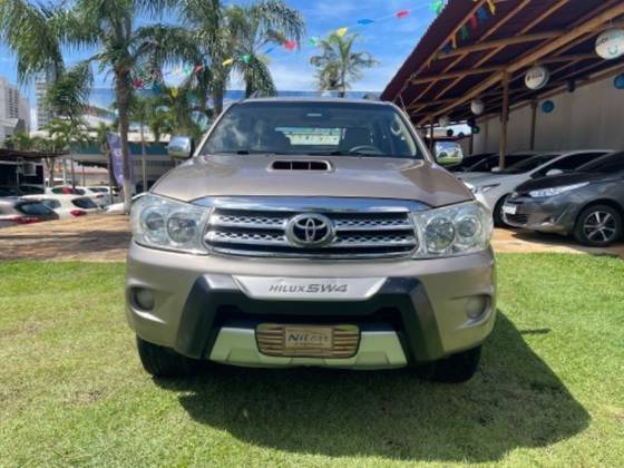TOYOTA HILUX SW4 3.0 SRV 4X4 16V TURBO INTERCOOLER DIESEL 4P AUTOMÁTICO