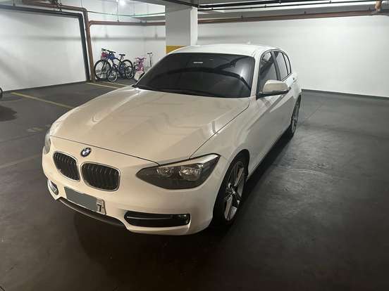 BMW-118i-2012