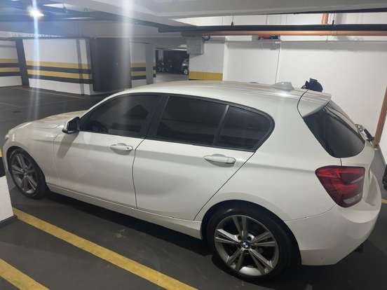 BMW-118i-2012