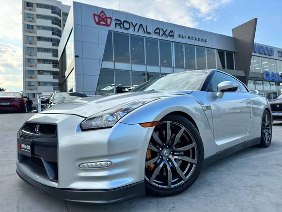 NISSAN GT-R 3.8 PREMIUM V6 24V BI-TURBO GASOLINA 2P AUTOMÁTICO